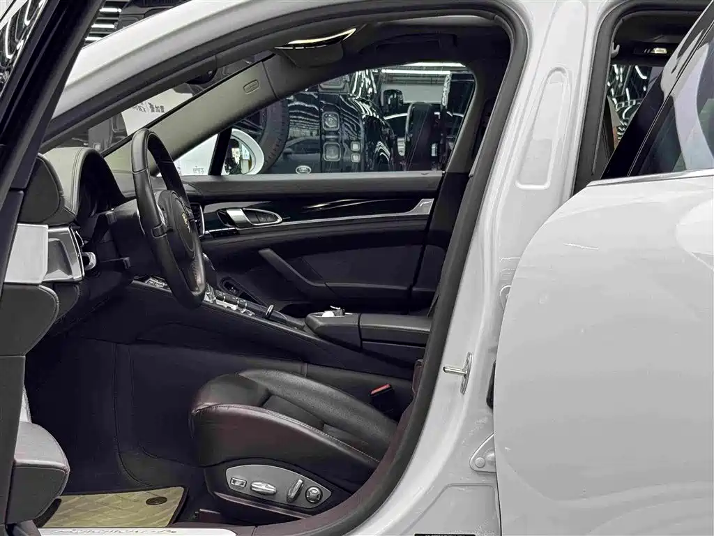 Porsche Panamera — миниатюра 8
