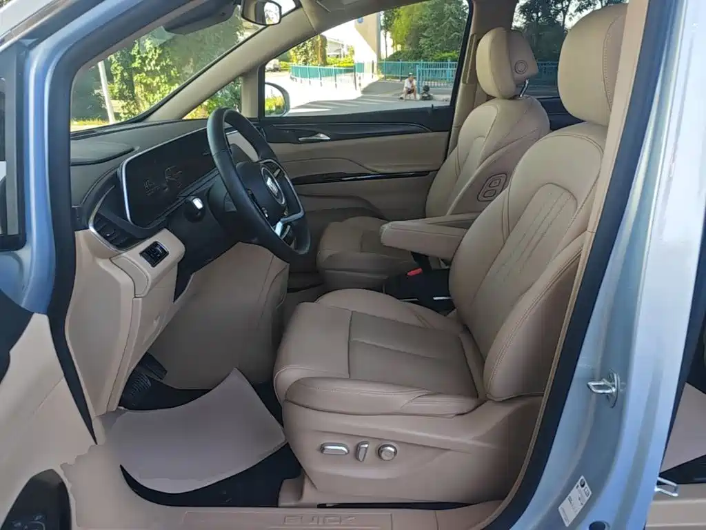 Buick GL8 Hybrid — миниатюра 15