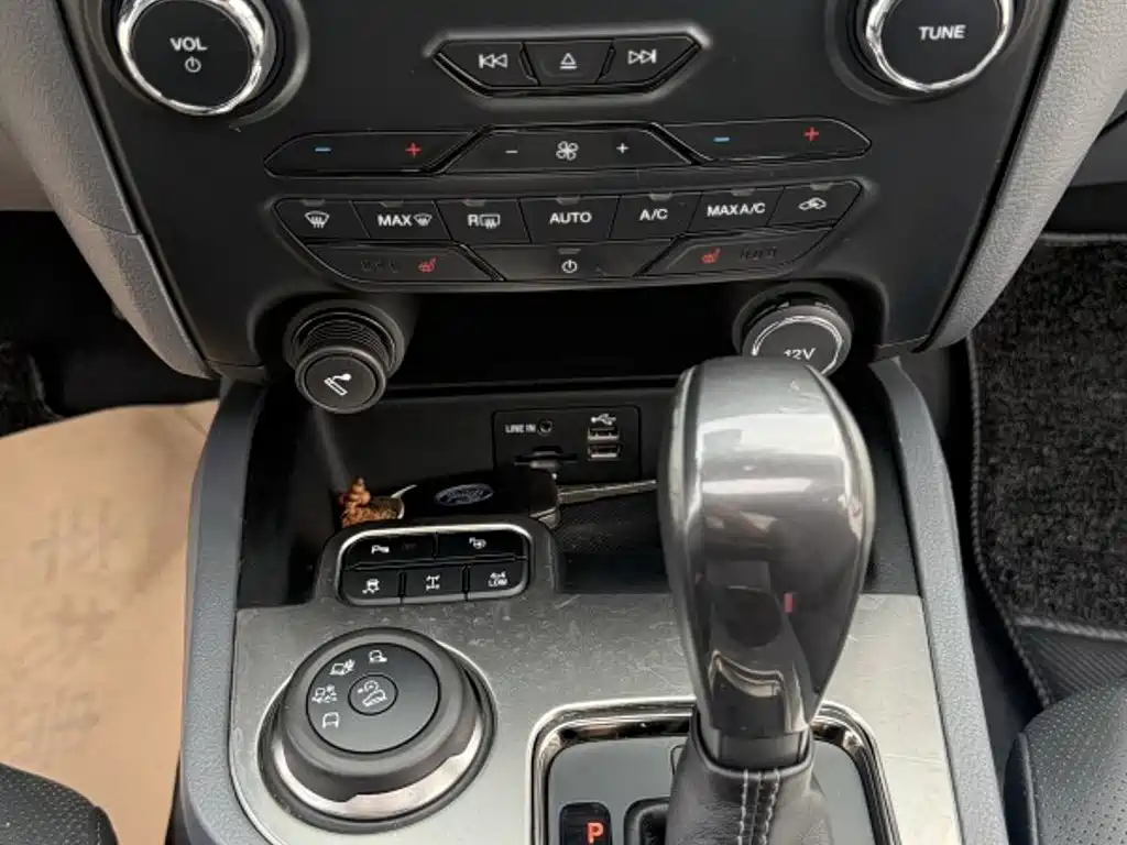 Ford Everest — миниатюра 14