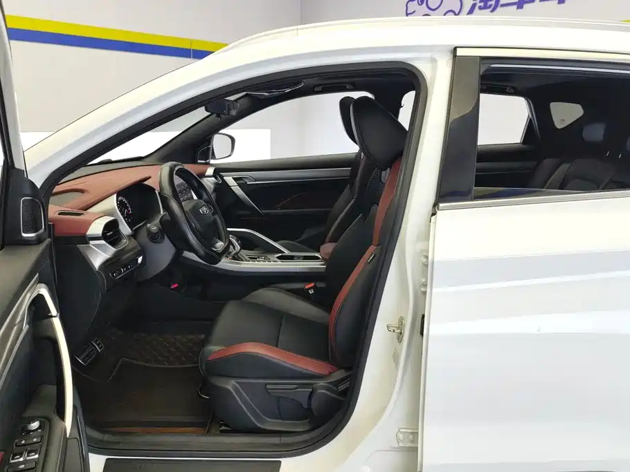 Geely Binyue — миниатюра 9