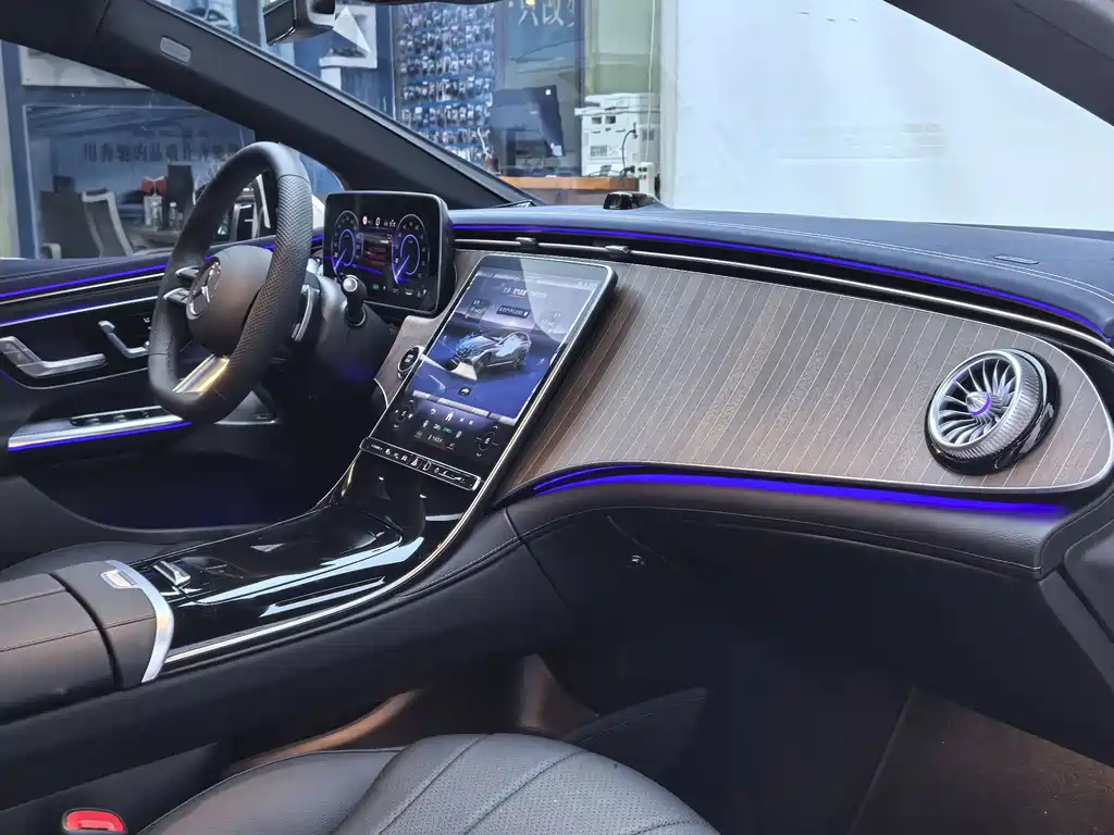 Mercedes-Benz EQE — миниатюра 10