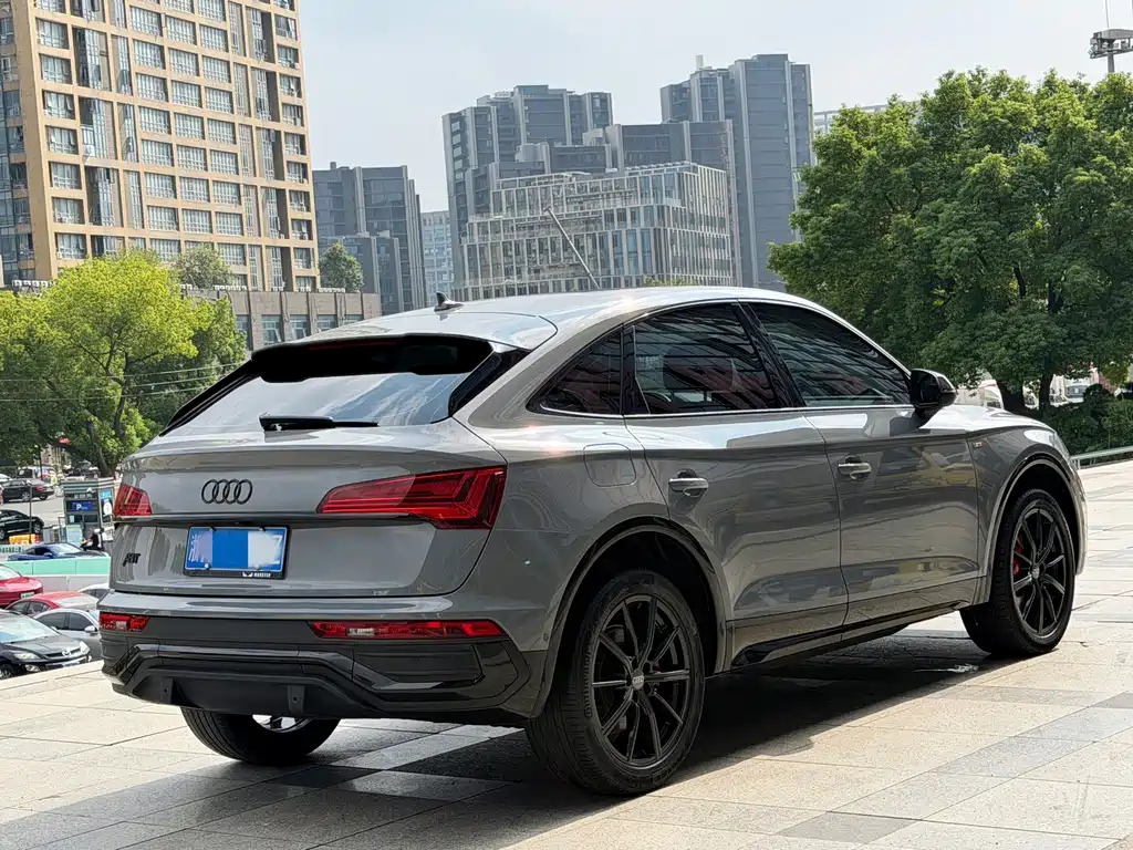 Audi Q5L Sportback — миниатюра 6