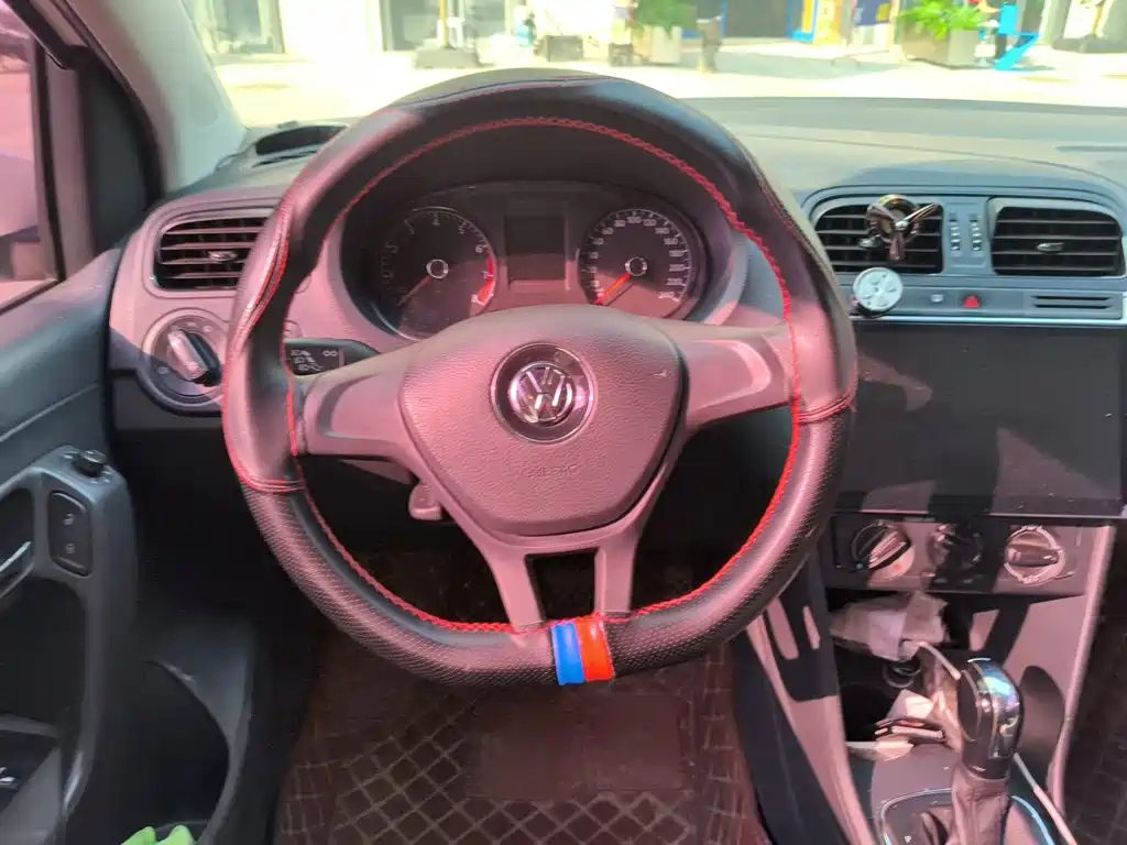 Volkswagen Polo — миниатюра 3