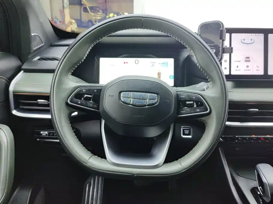Geely Haoyue L — миниатюра 15