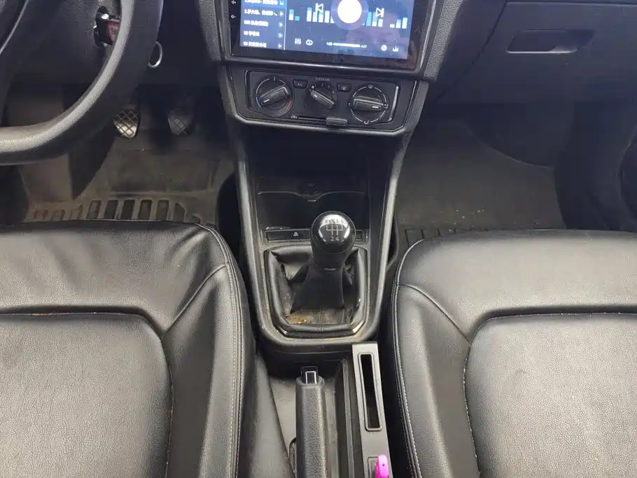 Volkswagen Santana — миниатюра 16