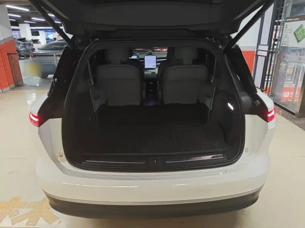 NIO ES8 — миниатюра 19