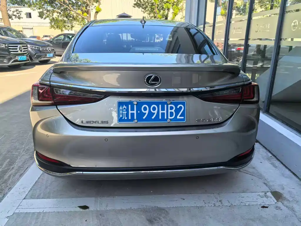 Lexus ES — миниатюра 5