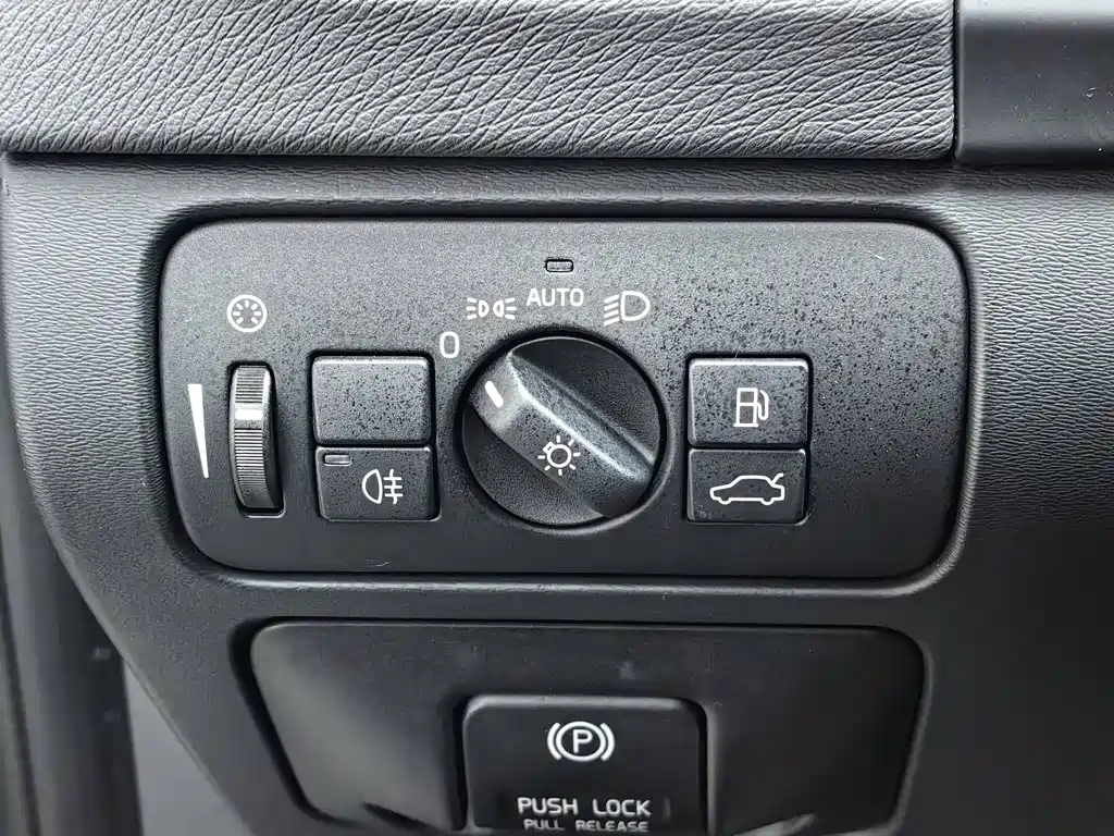 Volvo S60 (Import) — миниатюра 21