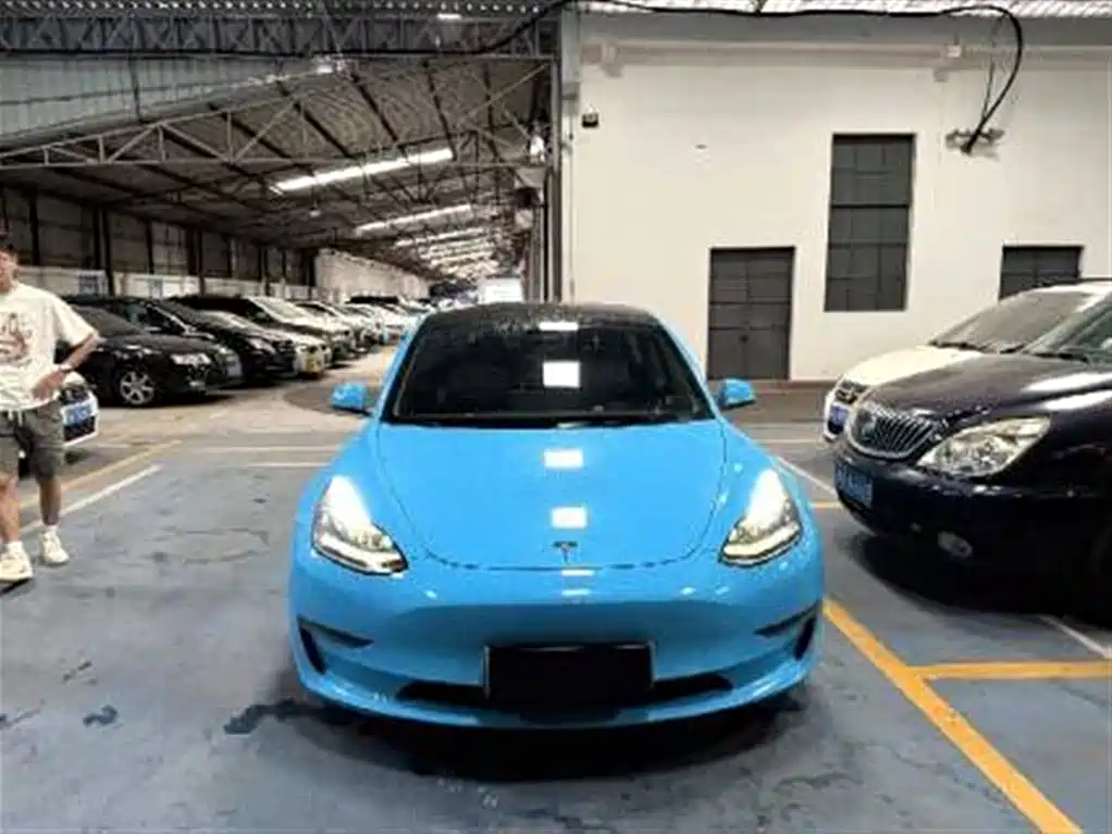 Tesla Model 3 — миниатюра 2