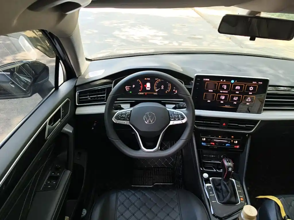 Volkswagen Tiguan L — миниатюра 11