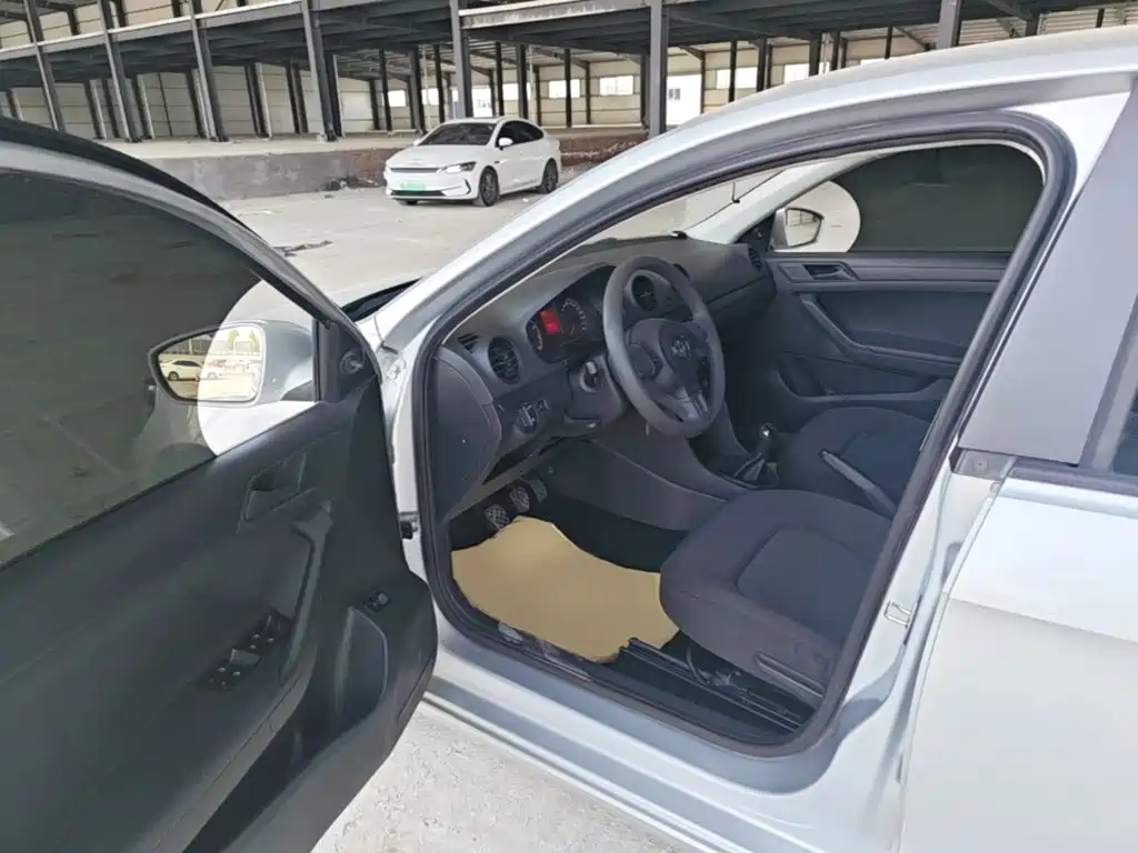 Volkswagen Jetta — миниатюра 16