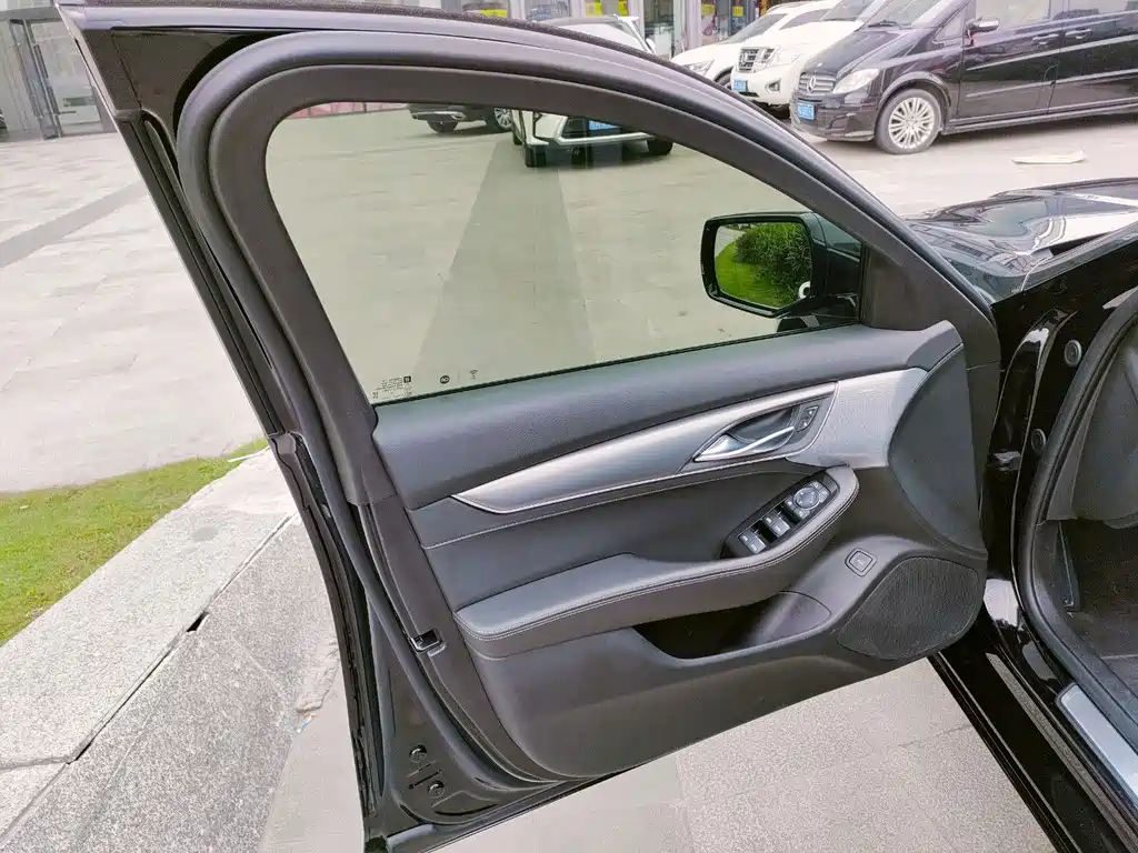 Cadillac CT5 — миниатюра 12