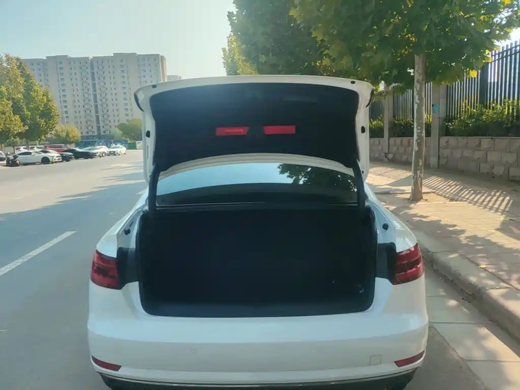 Audi A4L — миниатюра 19