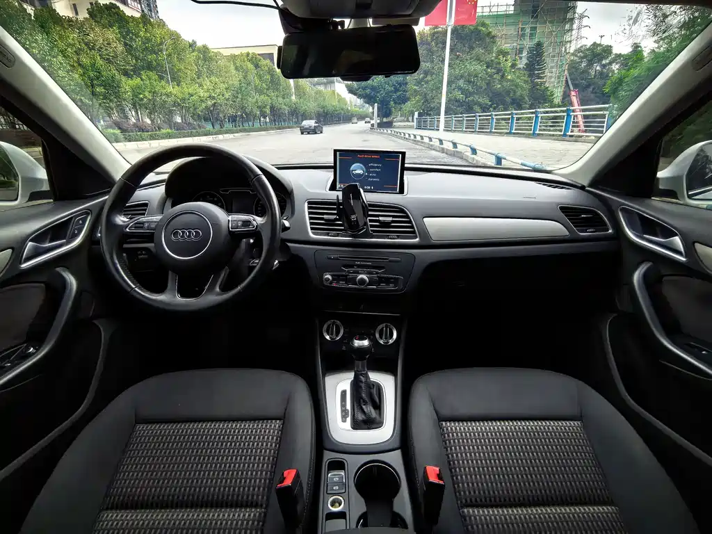 Audi Q3 — миниатюра 10