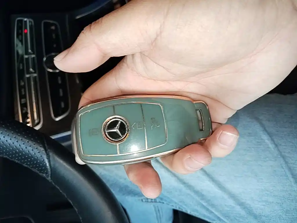 Mercedes-Benz E-Class — миниатюра 9