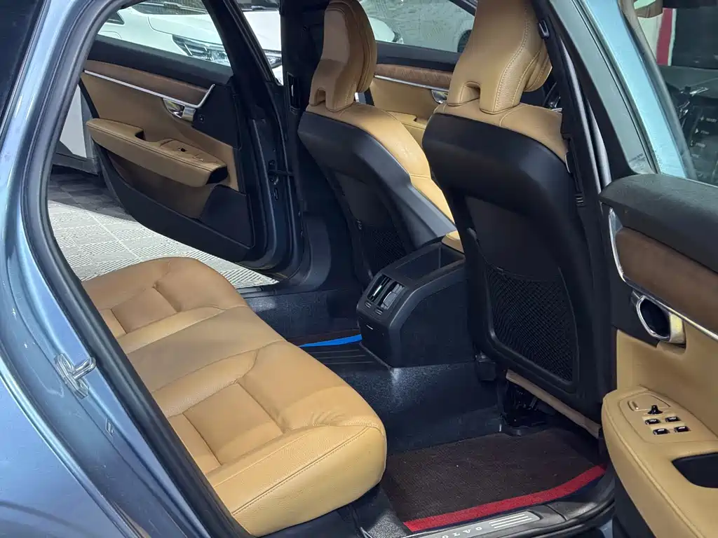 Volvo S90 — миниатюра 16