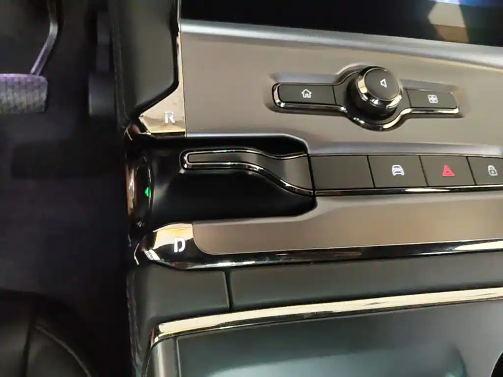 NIO ES6 — миниатюра 14