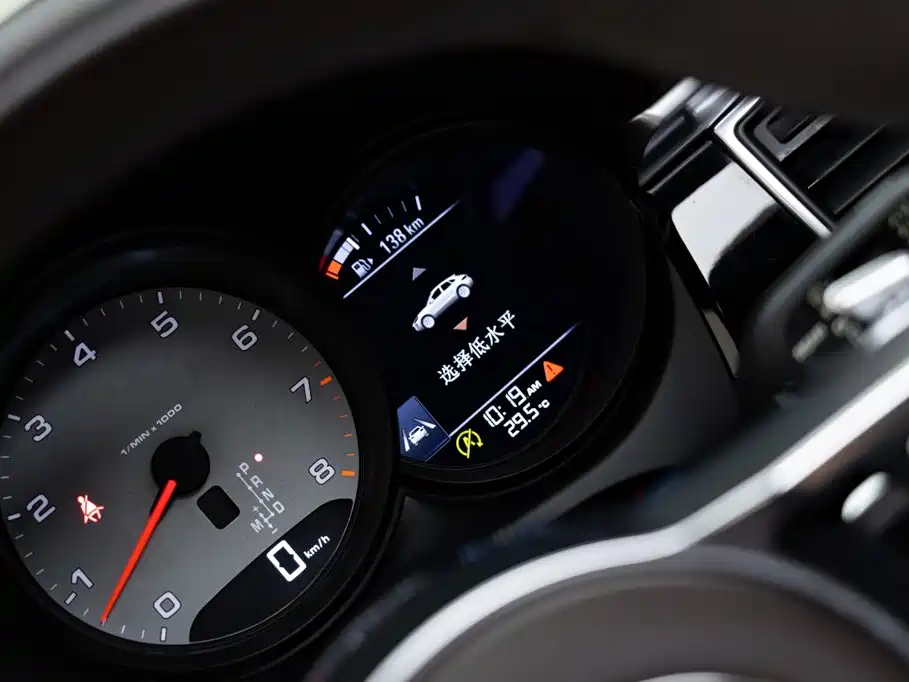 Porsche Macan — миниатюра 21