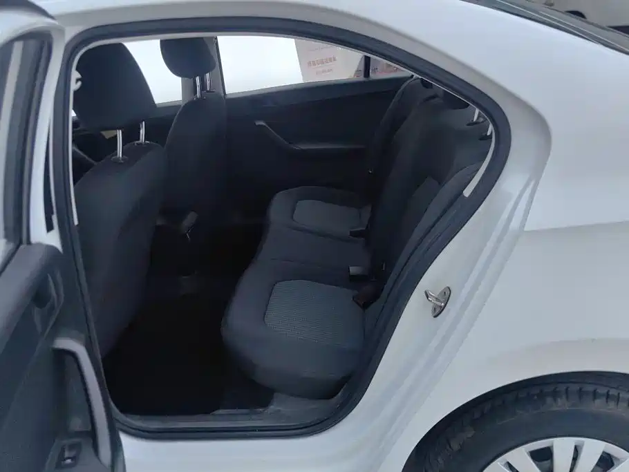 Volkswagen Santana — миниатюра 11