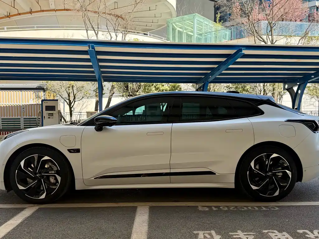 ZEEKR EXTREME KRYPTON 001