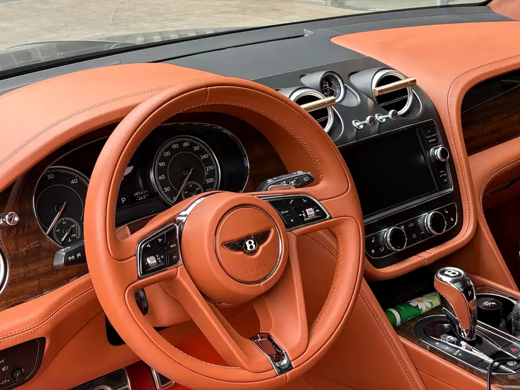 Bentley Bentayga — миниатюра 7