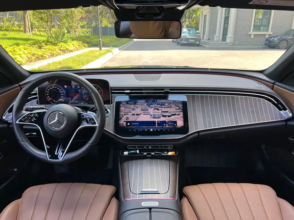 Mercedes-Benz E-Class — миниатюра 15