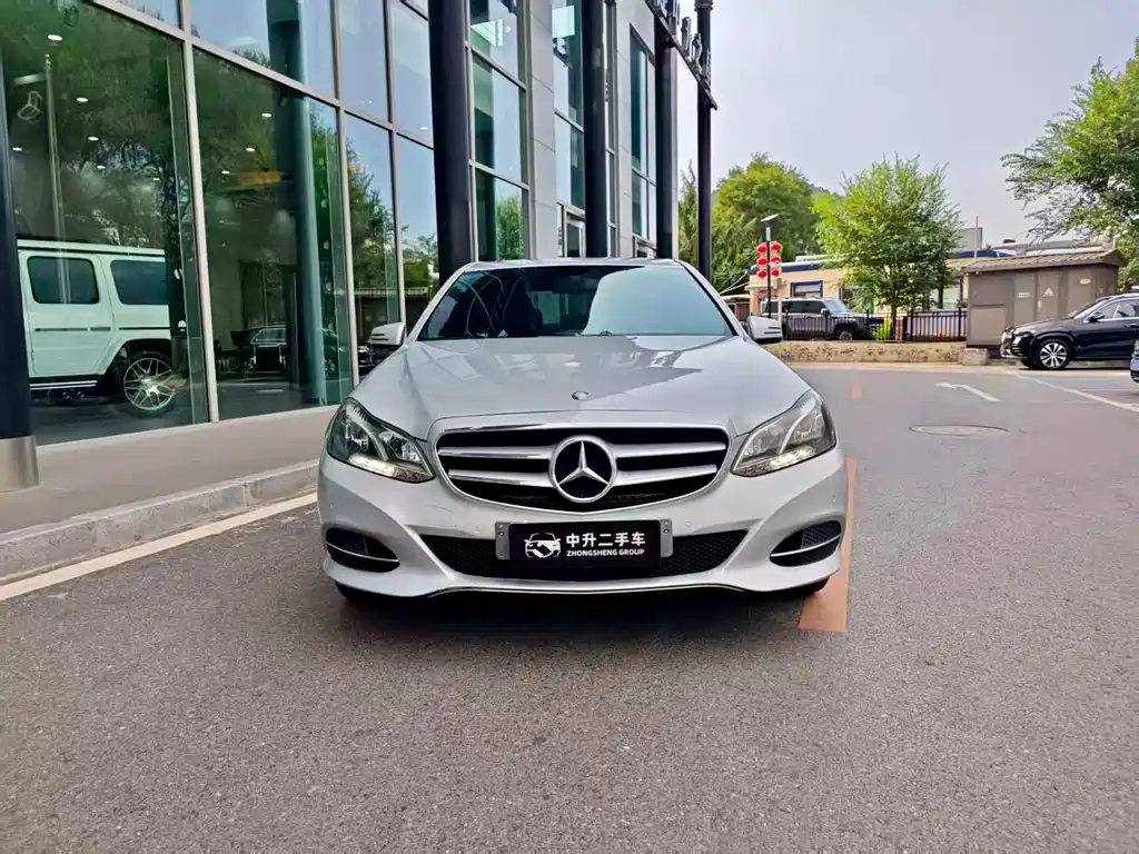 Mercedes-Benz E-Class — миниатюра 7