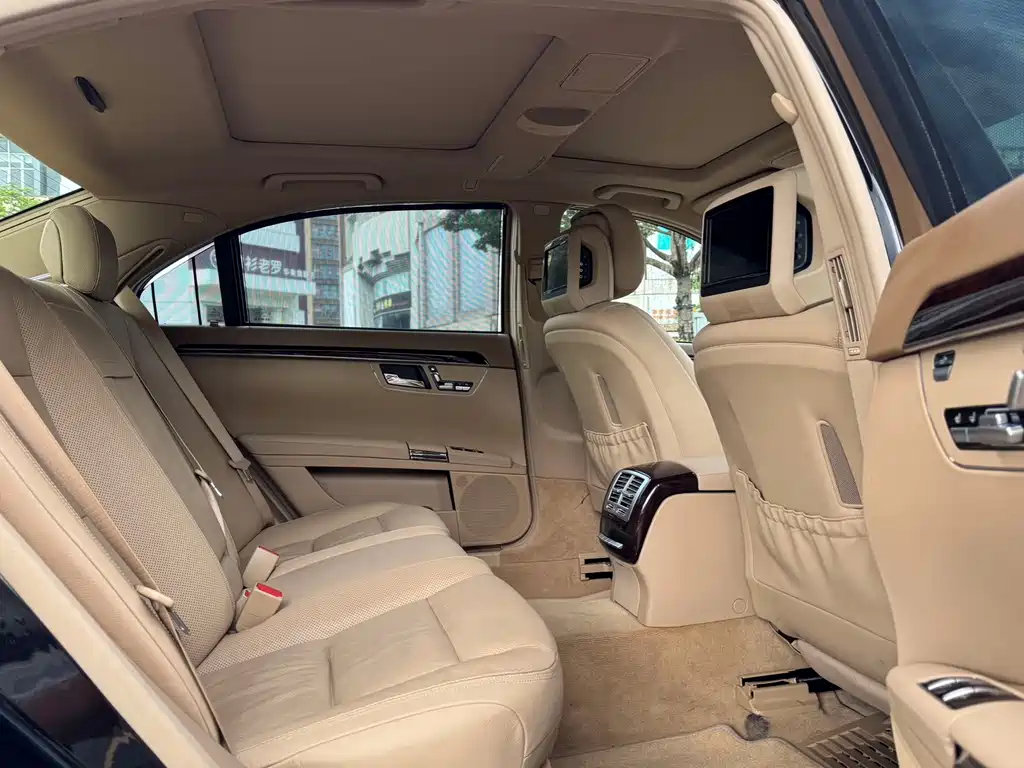 Mercedes-Benz S-Class — миниатюра 13