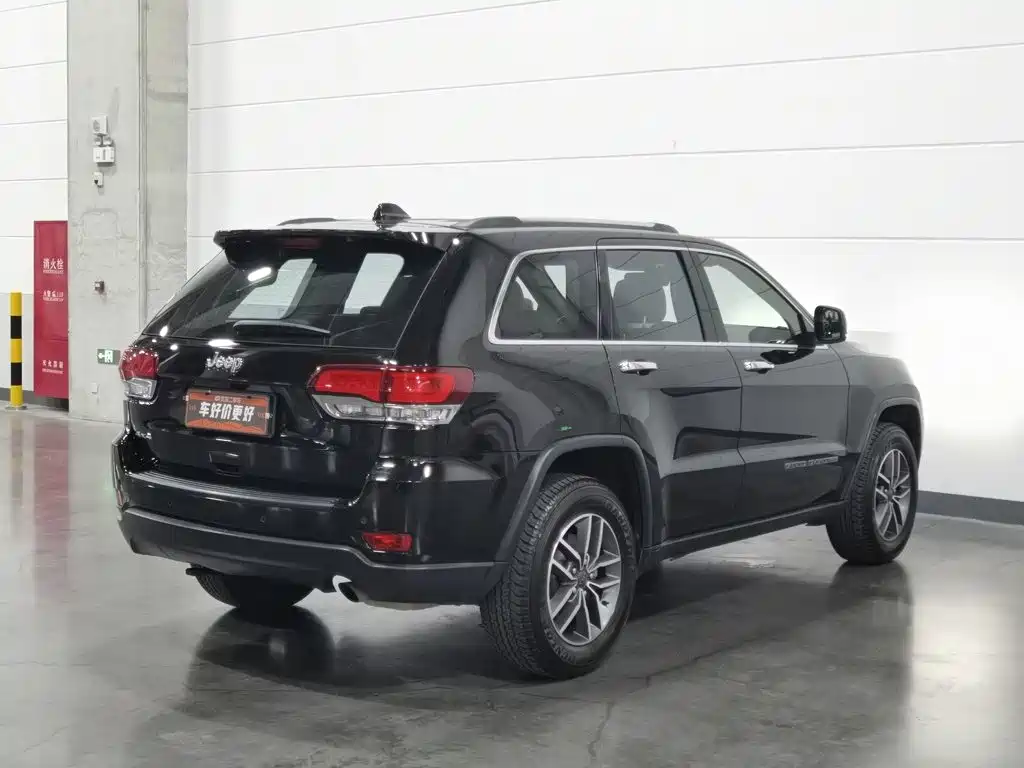 Jeep Grand Cherokee (Import) — миниатюра 2