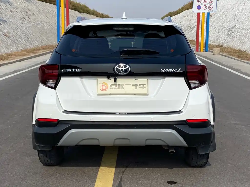 Toyota Yaris L — миниатюра 5