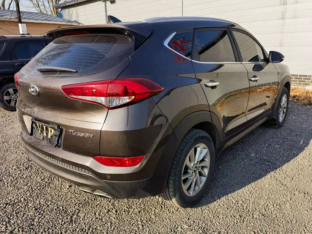 HYUNDAI TUCSON
