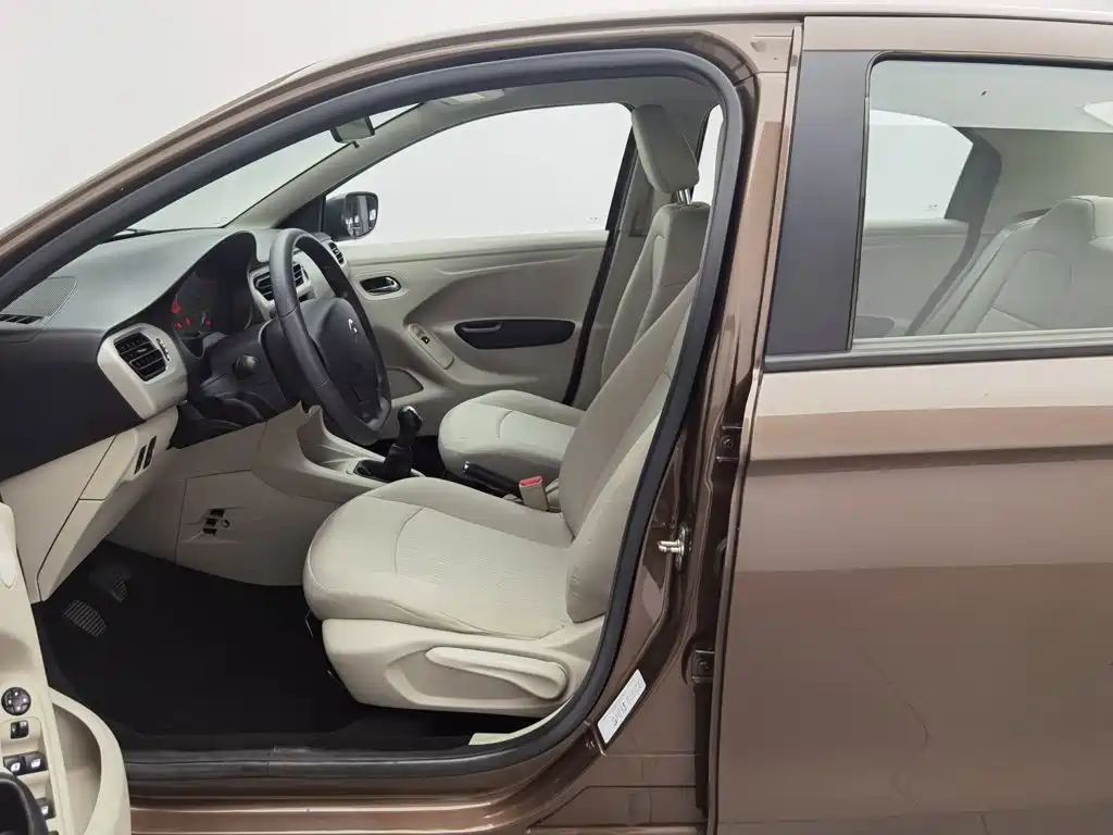 Citroen Elysee — миниатюра 10