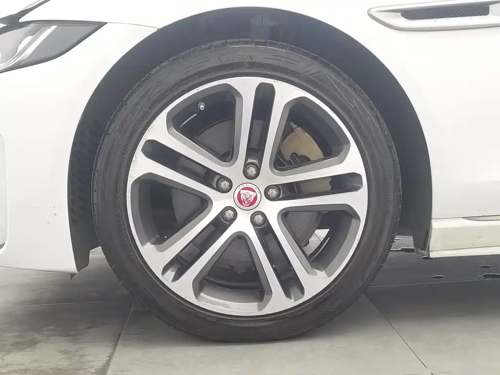 Jaguar XEL — миниатюра 17