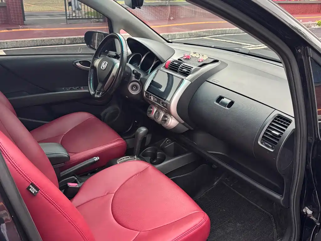 Honda Fit — миниатюра 11