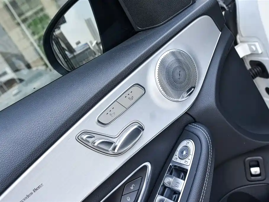 Mercedes-Benz C-Class — миниатюра 13