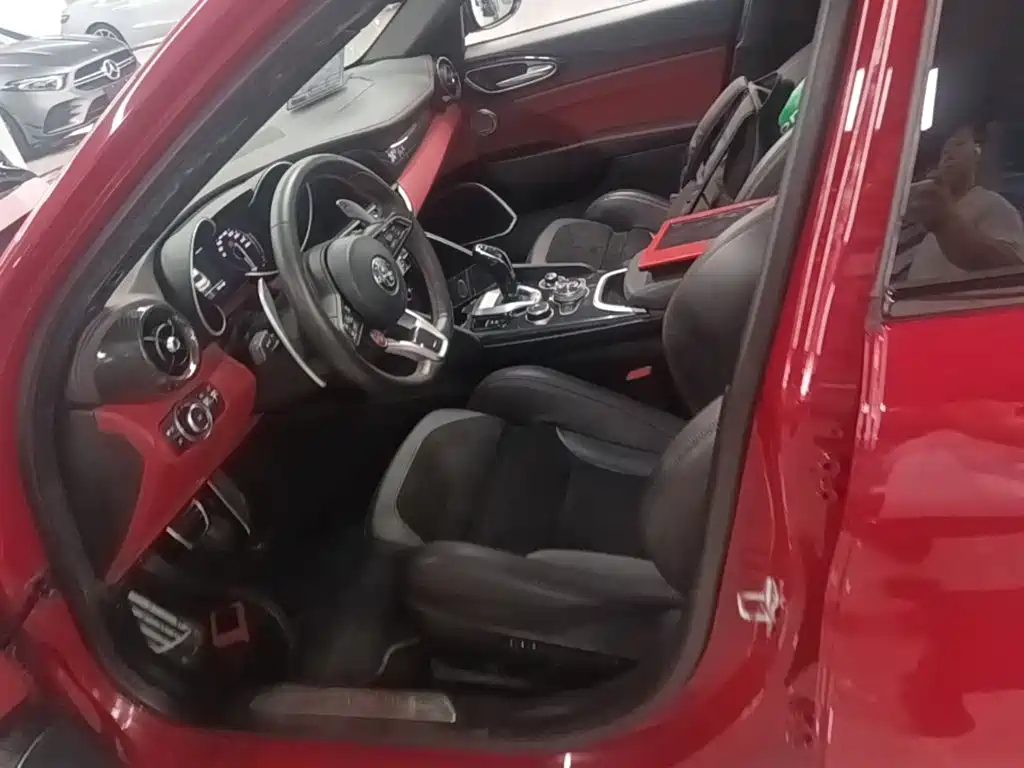 Alfa Romeo Giulia — миниатюра 15