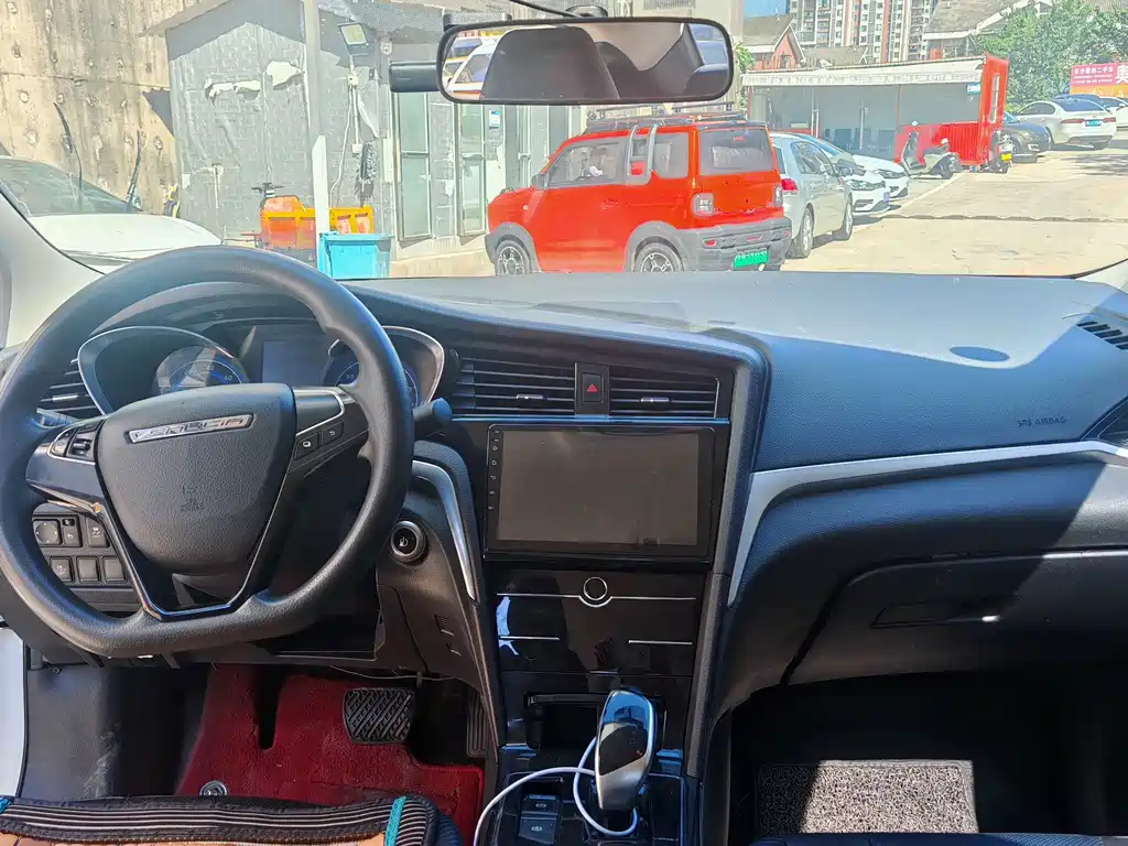 Venucia D60 EV — миниатюра 7