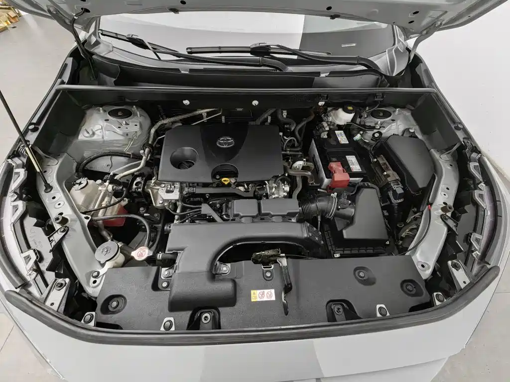 Toyota RAV4 — миниатюра 6