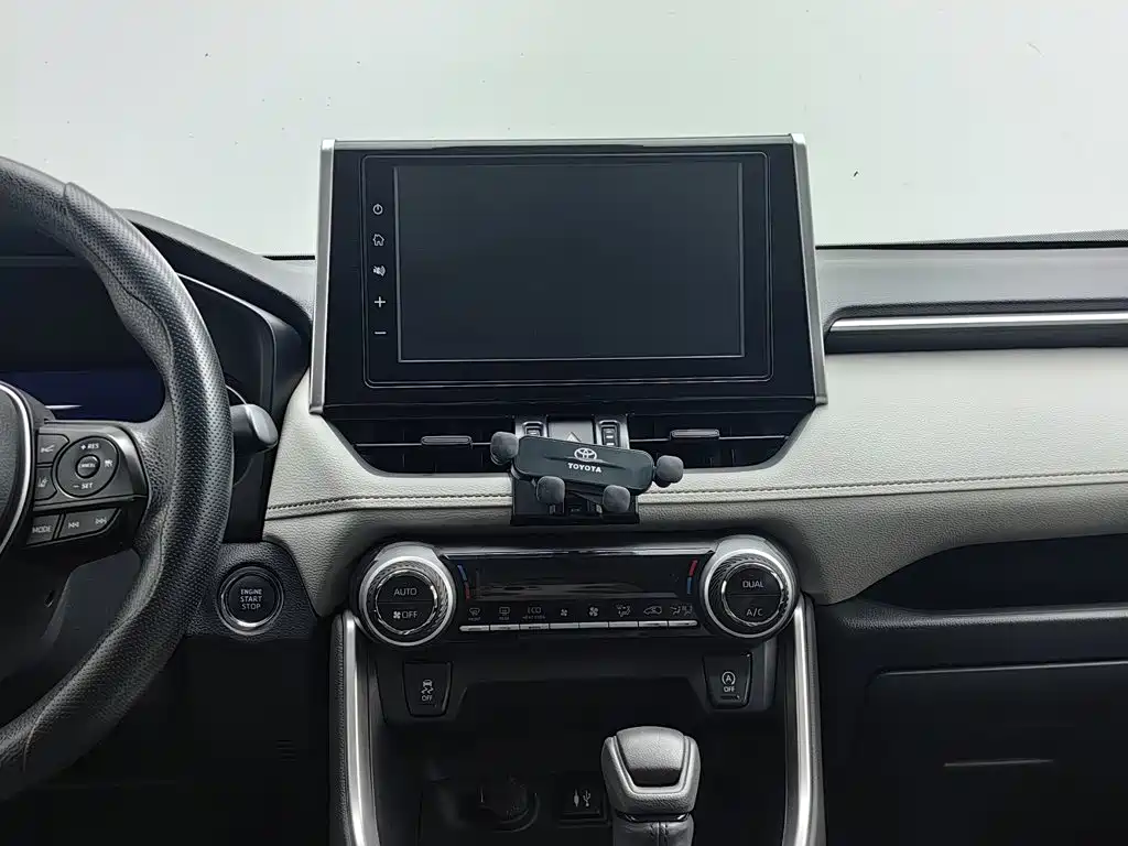 Toyota RAV4 — миниатюра 12