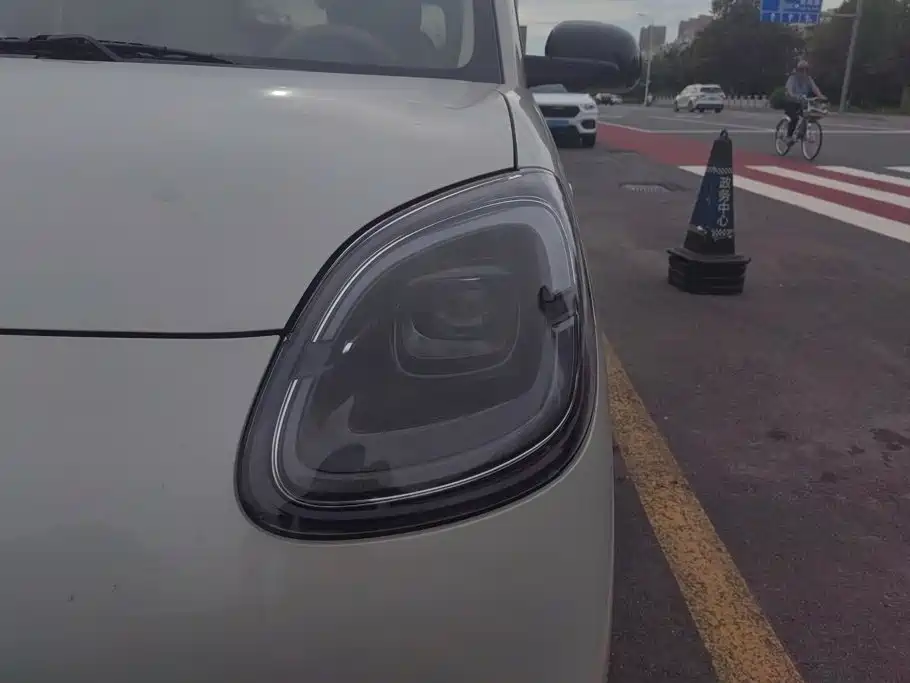 Wuling MINIEV — миниатюра 5