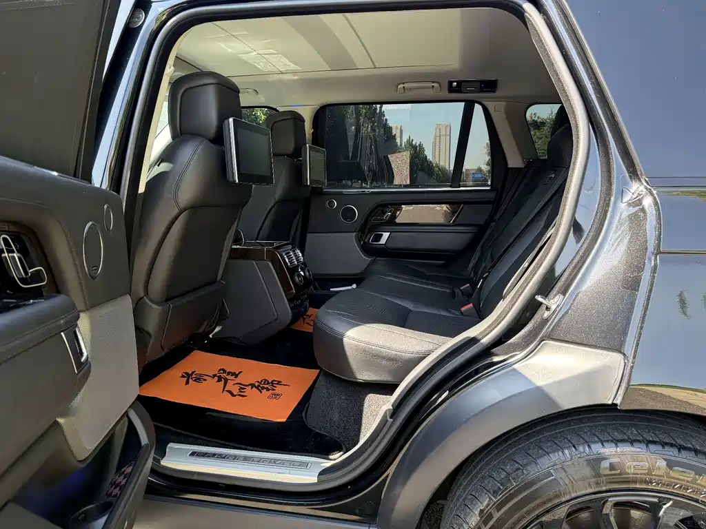 Land Rover Range Rover — миниатюра 5