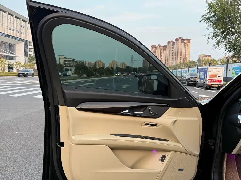 Cadillac CT6 — миниатюра 7