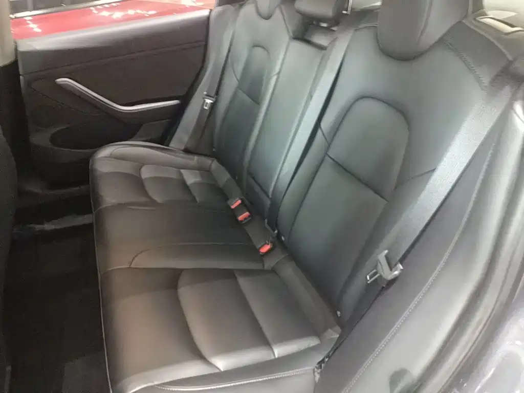 Tesla Model 3 — миниатюра 17