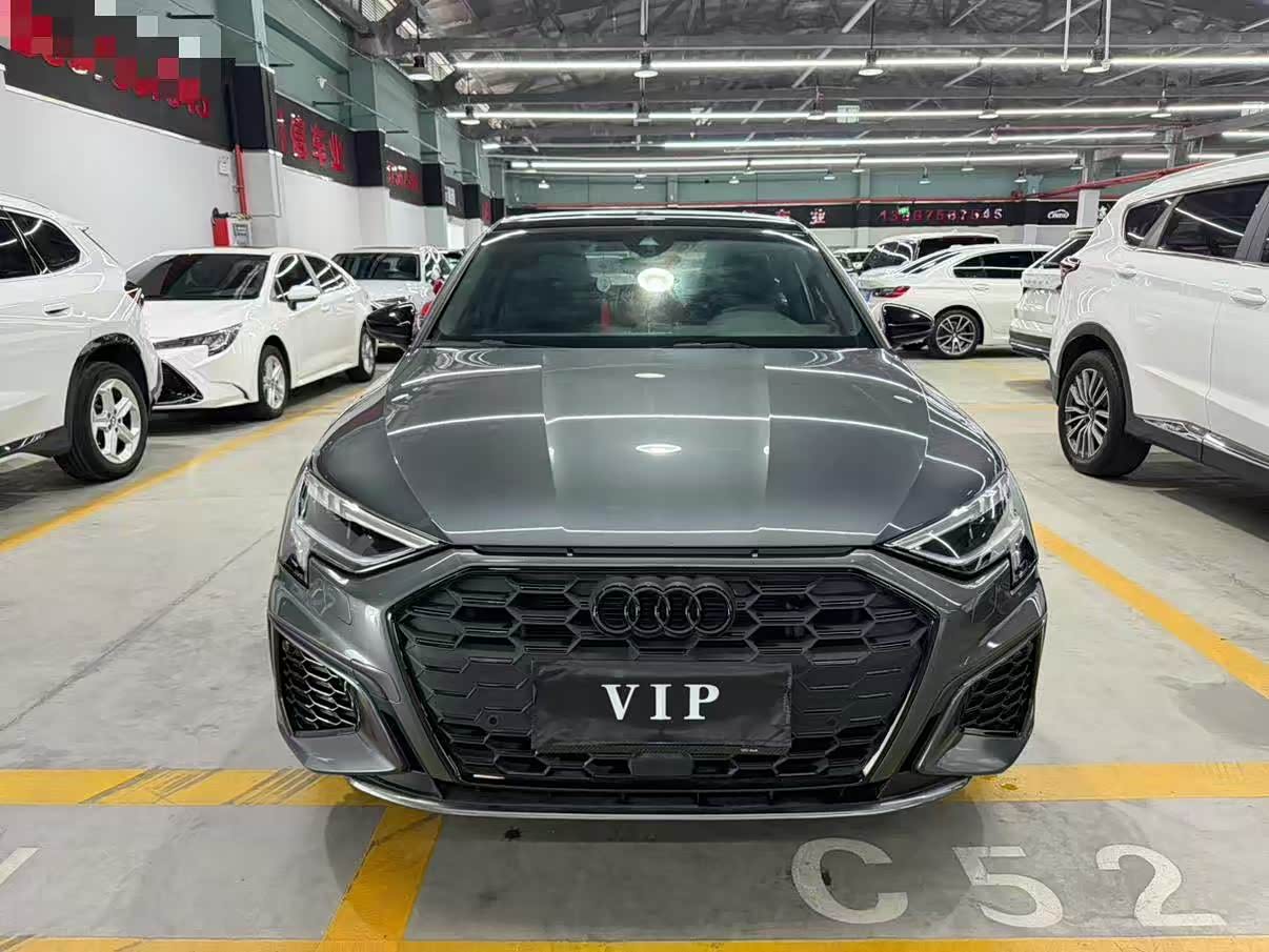 Audi A3 1.4 л 2023 г. Серебристо-серый, пробег 39000 км