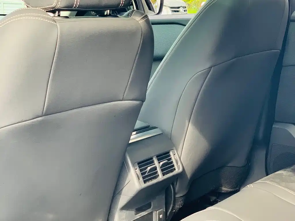 Land Rover Velar — миниатюра 18