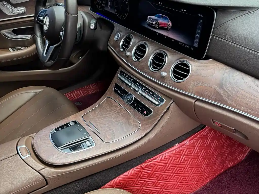 Mercedes-Benz E-Class — миниатюра 6