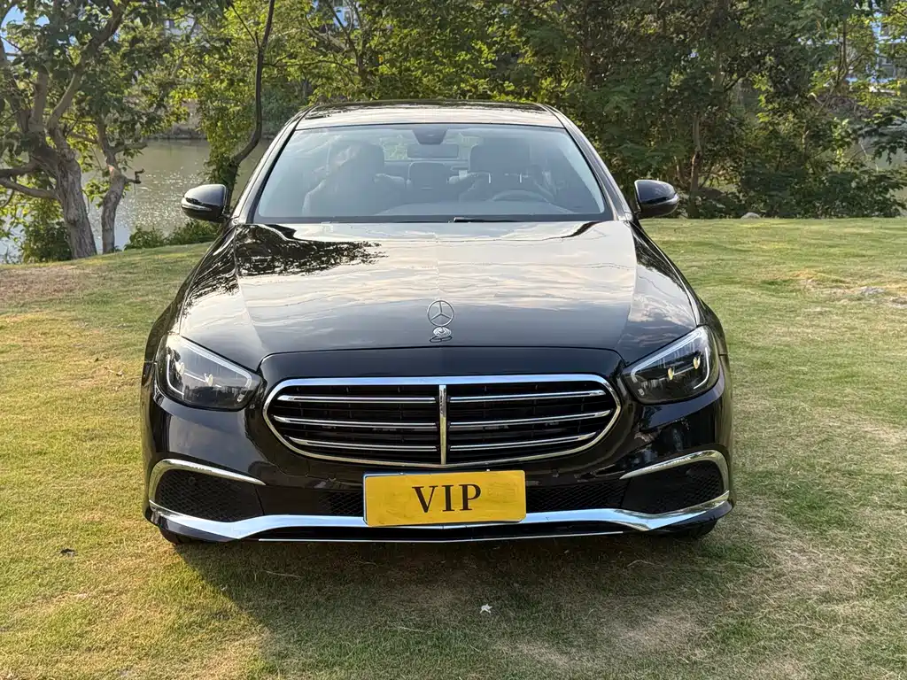 Mercedes-Benz E-Class — миниатюра 2