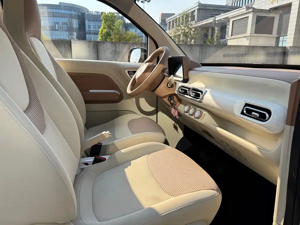 Wuling MINIEV — миниатюра 8