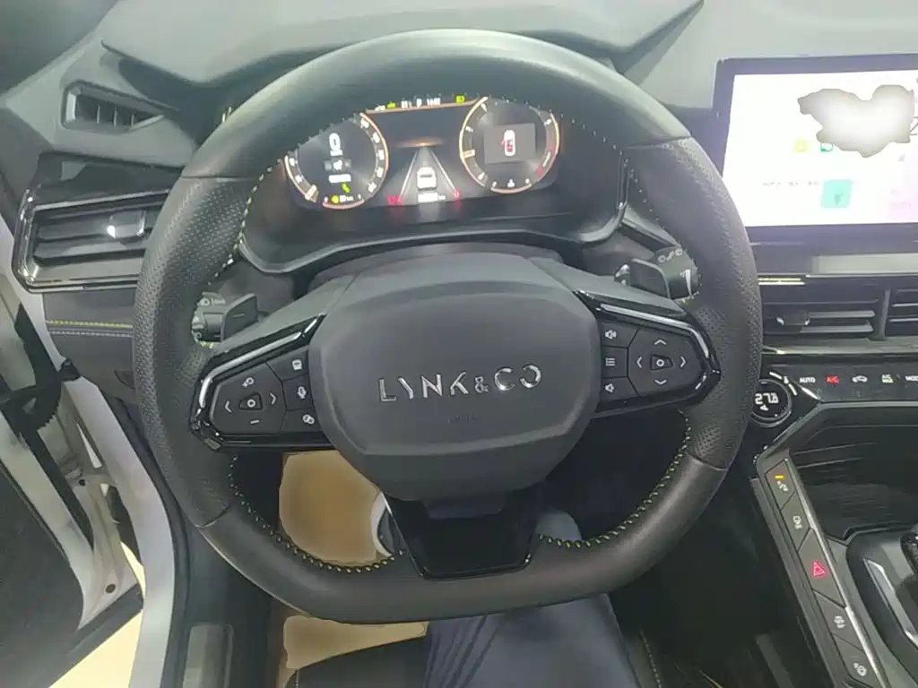 Lynk & Co 06 — миниатюра 11