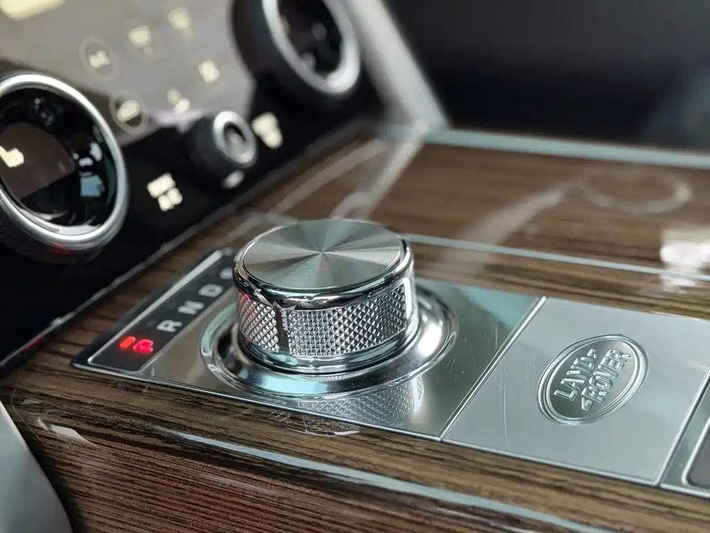 Land Rover Range Rover — миниатюра 13